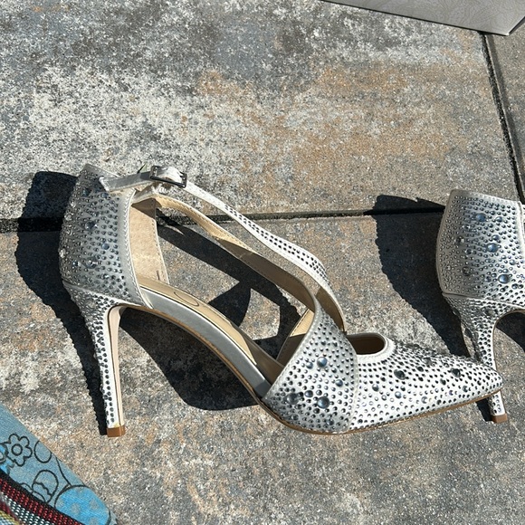 Jessica Simpson white accile heels - Picture 4 of 12